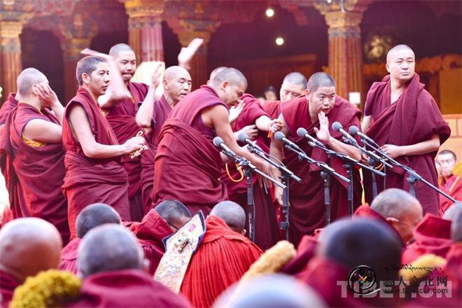 2026年度格西拉让巴学位立宗答辩在大昭寺举行3.jpg