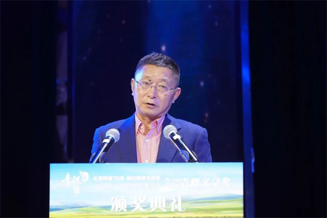 第四届“青稞文学奖”颁奖典礼在阿坝县举行1.jpg