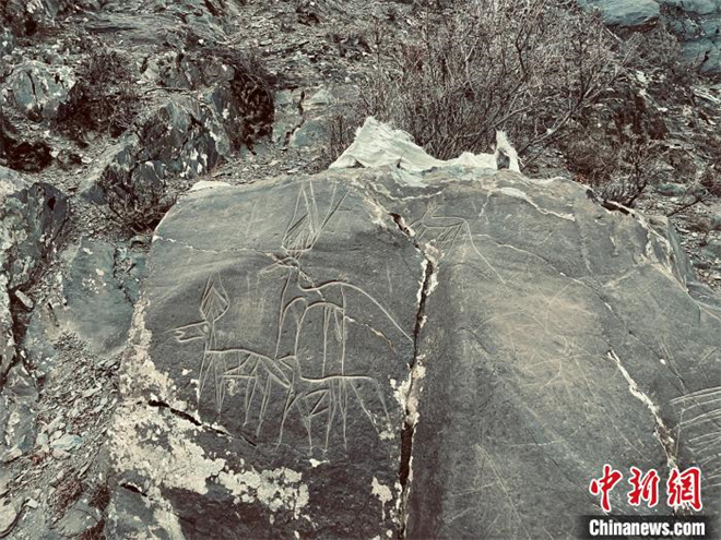 西藏日喀则发现一处早期岩画点2.jpg