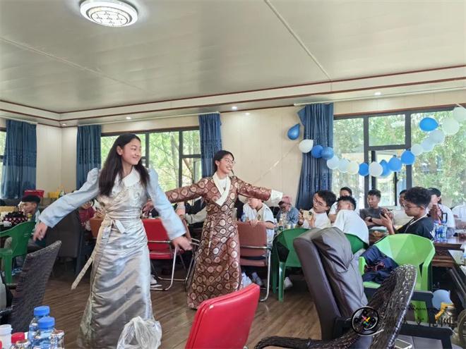 西藏拉萨：毕业歌舞致青春，哈达载情别师恩3.jpg