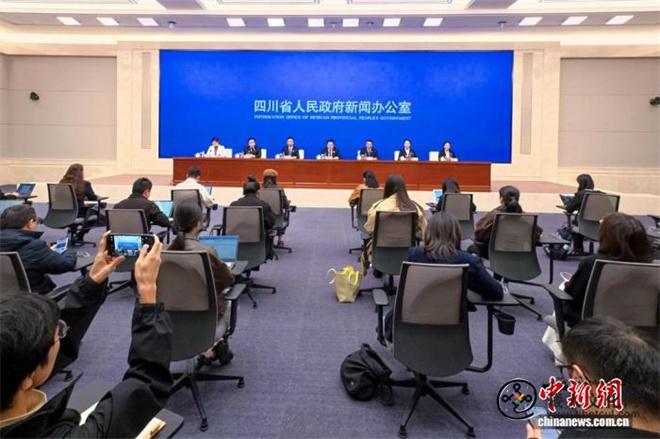 1761718880311663.jpg 四川康定:打造国际生态文化旅游目的地.jpg