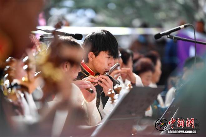 “我们的节日　群星荟萃”群众音乐会拉萨上演2.jpg