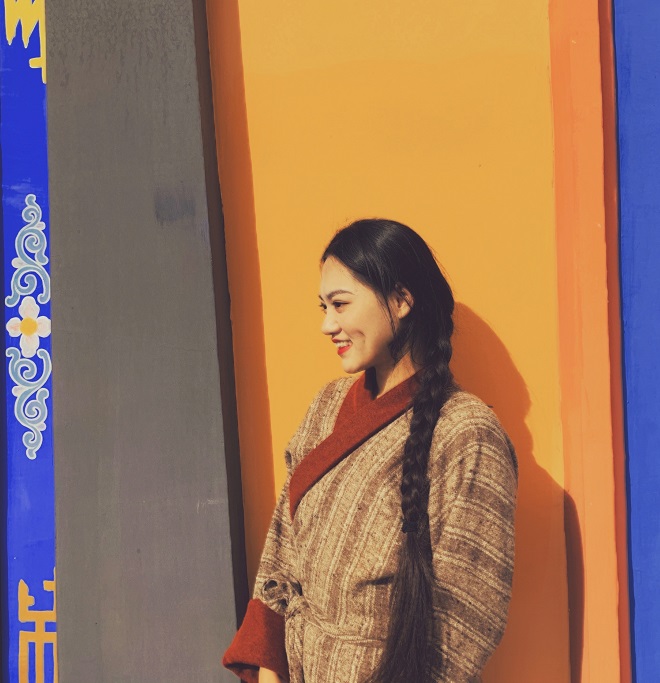此仁拉姆：地面开出了透明的花朵（组诗）