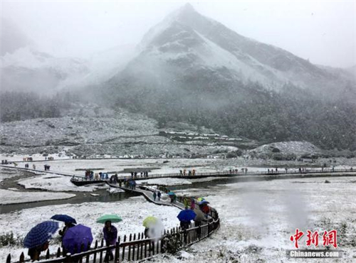四川稻城亚丁、瓦屋山等景区景点8日起恢复开放