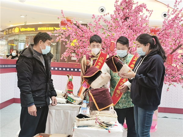 多彩活动迎新春 首届西藏民俗文化展在拉萨举办