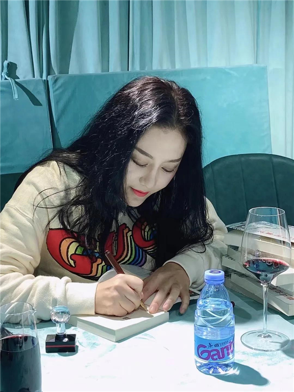 格桑卓玛的《喜马拉雅童话》和爷爷