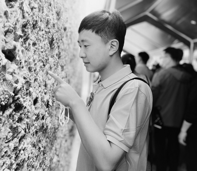 岗路巴·完代克：抒写生命的呼吸（组诗）
