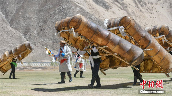 西藏唯一渔村：“牛皮船舞”的粗犷之美3.jpg