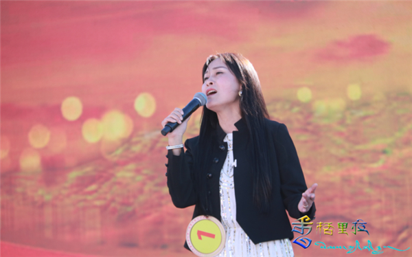 云南香格里拉市第六届青年歌手大赛颁奖晚会举行