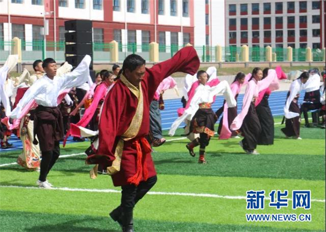 传承非遗 “囊谦卓干玛”锅庄舞走进校园