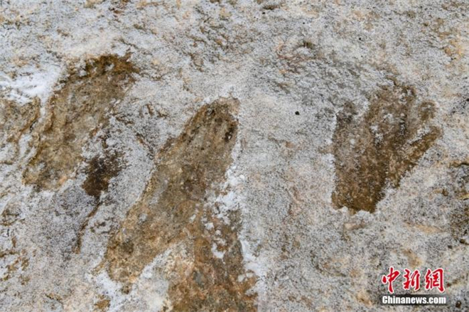 西藏邱桑村：当村庄被神秘“古人类手脚印”带火