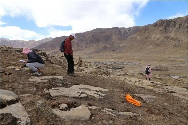 “西藏古人类手脚印”入选2021世界十大考古发现