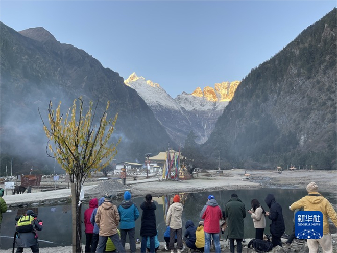 云南雨崩村：徒步热潮中的藏族村落