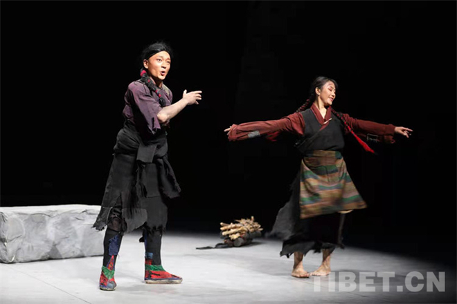 新编现实题材藏戏《次仁拉姆》在西藏拉萨展演