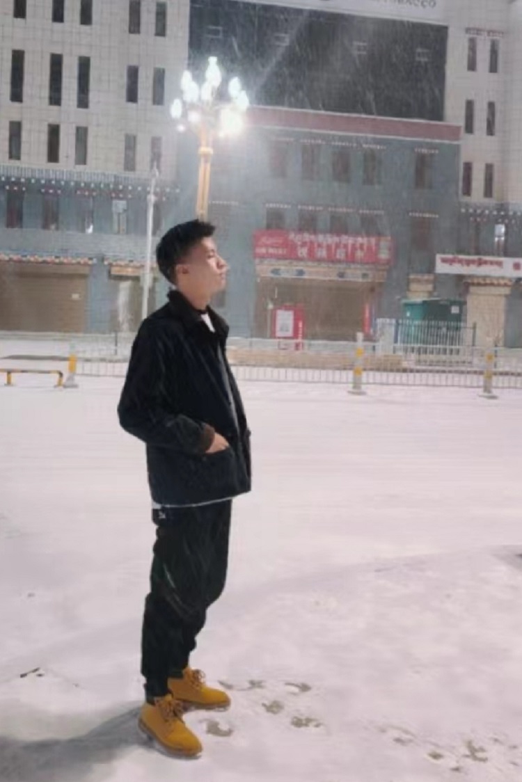 江轩.jpg