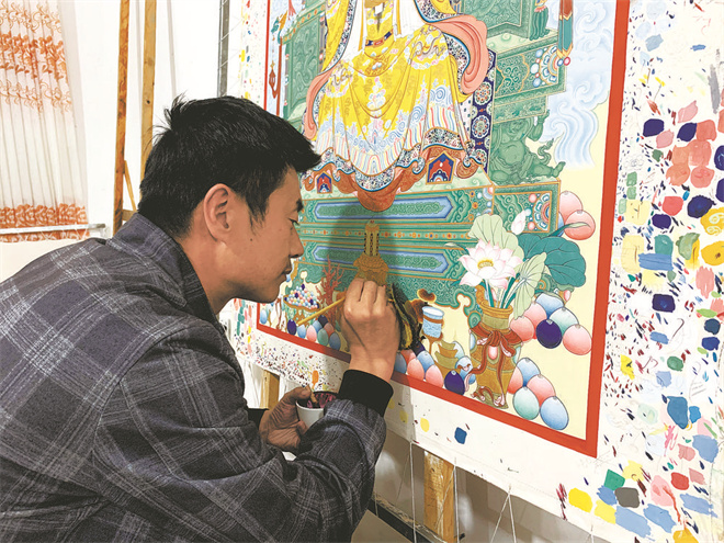 青海隆务：热贡文化产业绘就“幸福图景”