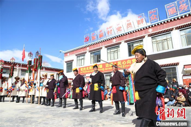 西藏琼结百余位民间艺人集中展示非遗培训成果