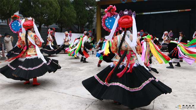 古老的祭祀礼仪舞蹈——神川热巴