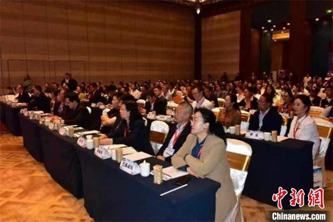 首届中国高原心胸大会在西藏拉萨市召开