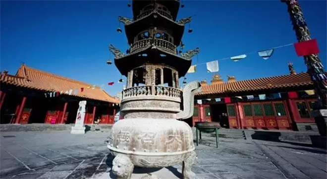 内蒙古藏传佛教寺庙的兴盛与衰落