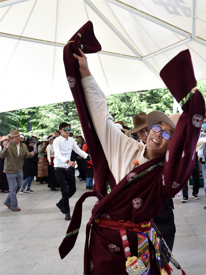 雪康·索朗达杰：传承弘扬藏族传统歌舞