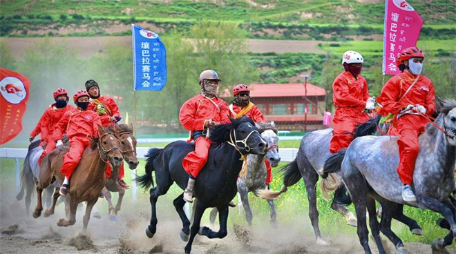 四川壤塘：共庆壤巴拉节，领略“速度与激情”