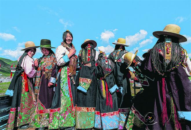 话说青海湖南岸的藏族服饰文化