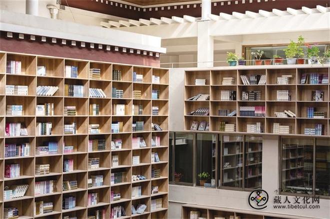 西藏自治区图书馆去年接待读者超18万人次