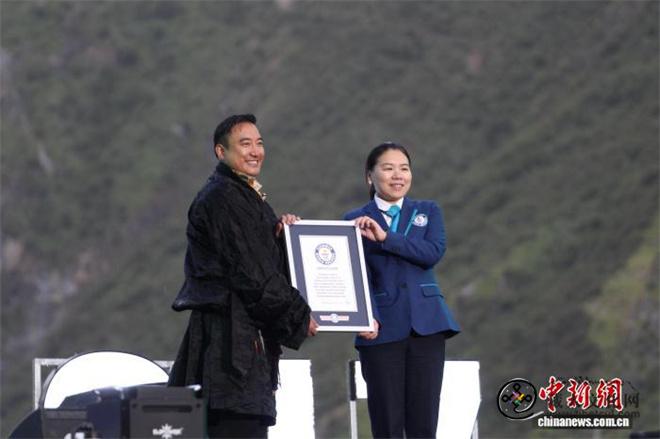 西藏那曲布加雪山冰川获评“落差最大的悬冰川”1.jpg