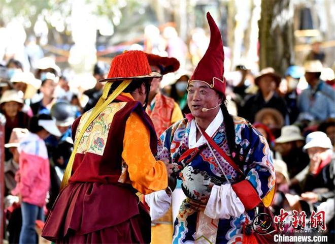 藏戏《诺桑王子》在西藏扎什伦布寺上演