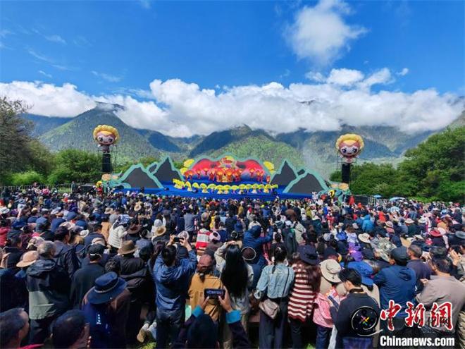 西藏米林第十七届黄牡丹藏医药文化旅游节开幕