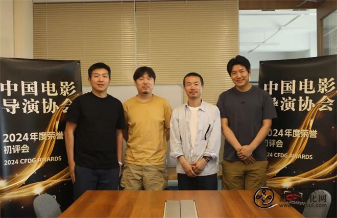 《雪豹》荣获年度影片、年度导演等多项殊荣