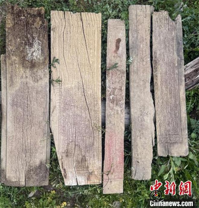 四川甘孜州理塘县新发现5块明代珍贵印经板