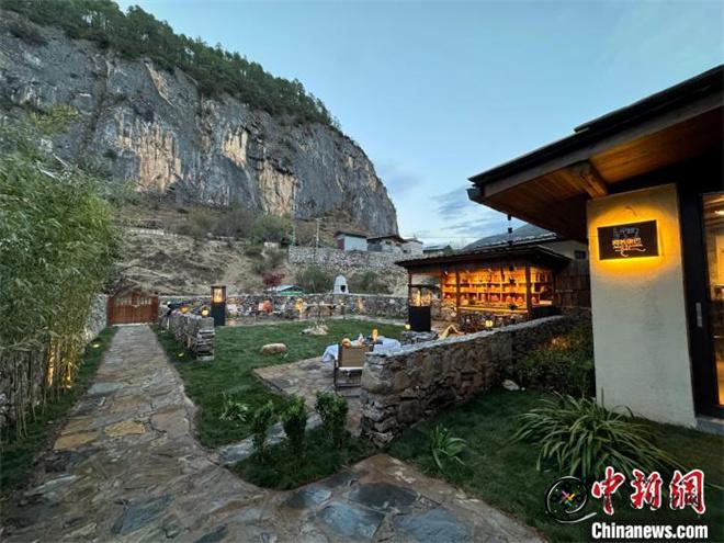 云南：徒步热激活香格里拉高原民宿“三级跳”