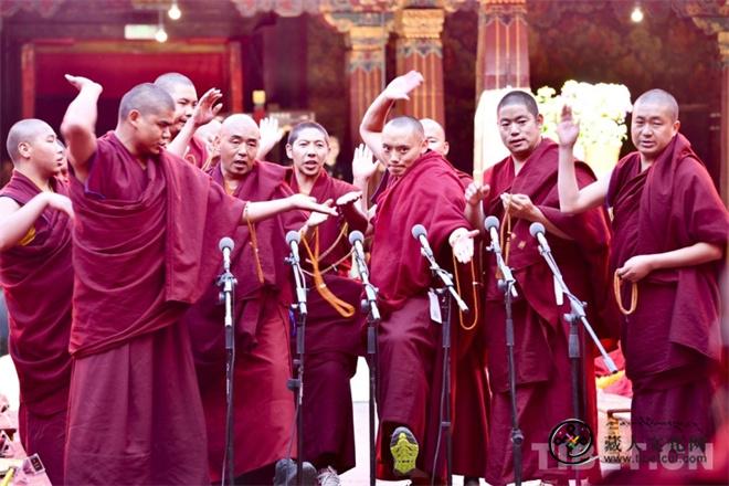 2026年度格西拉让巴学位立宗答辩在大昭寺举行