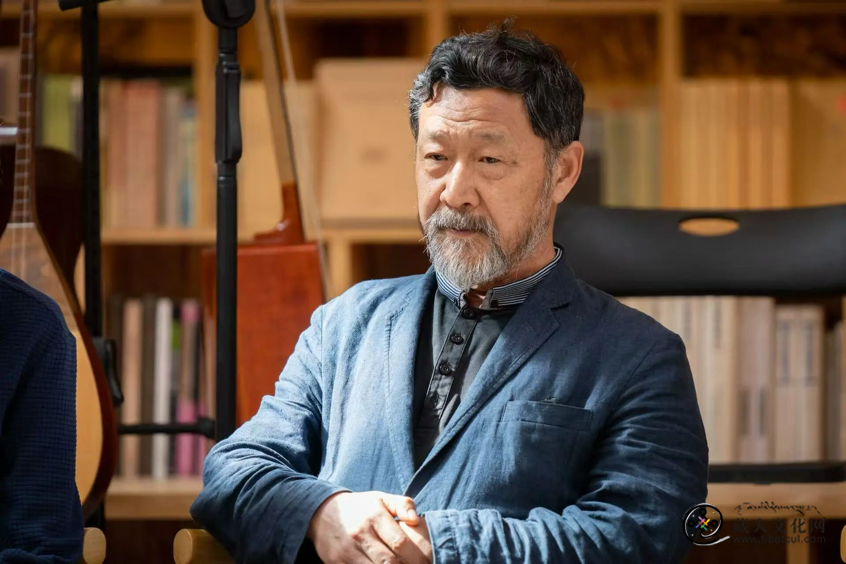 耿占春：一位独步高原者的漫步遐思录——读阿信的诗
