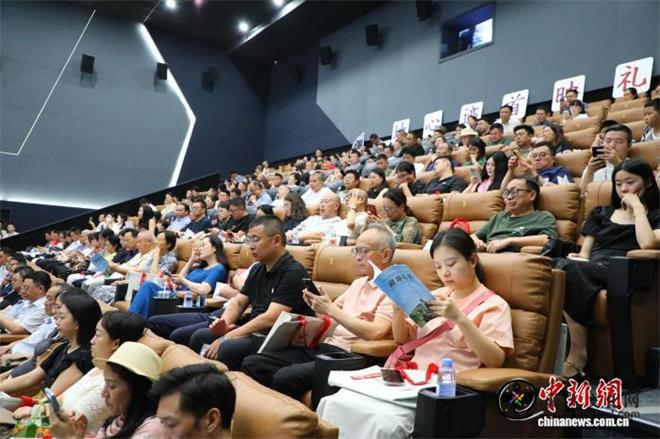 重庆首部援藏题材电影《藏地心迹》举行首映礼3.jpg
