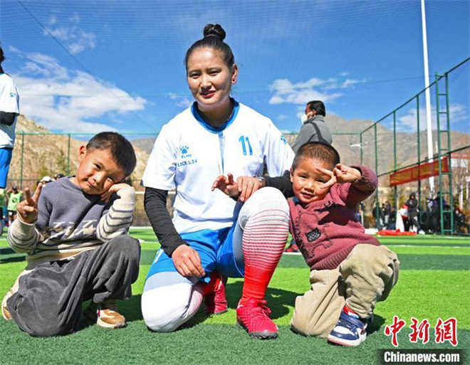 西藏民间女足赛事：关于重返青春和足球热情8.jpg