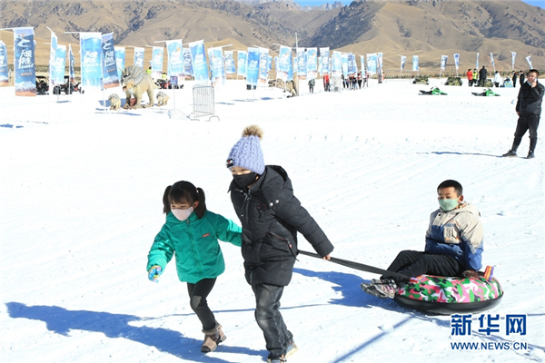 雪山、冰雕、滑雪……冬日祁连旅游的正确打开方式3.jpg