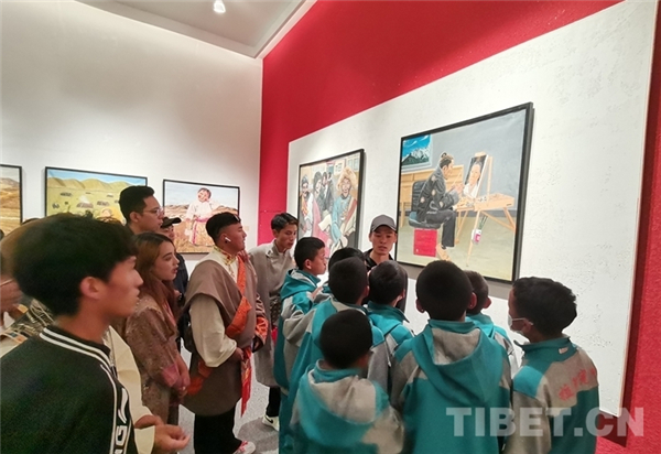 西藏青少年书画大展拉萨开幕 向社会大众免费展览6.jpg