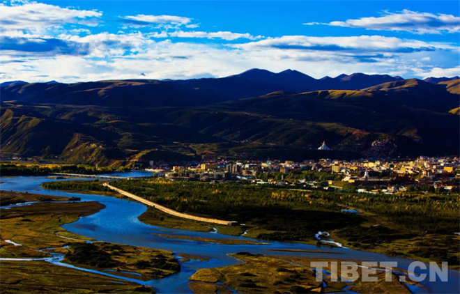 “云游甘孜”短视频为甘孜县文化旅游“景”上添花1.jpg