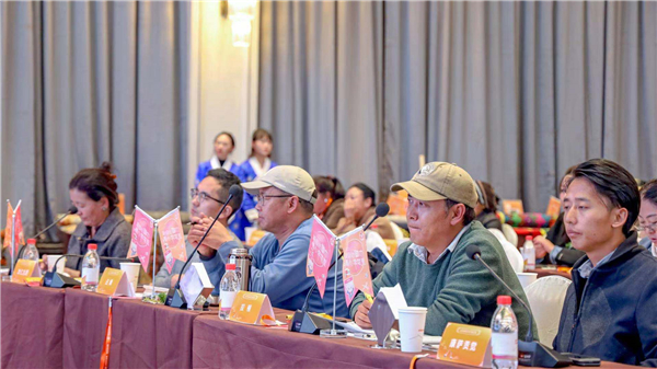 西藏拉萨市首届妇女手工编织大赛正式开赛3.jpg
