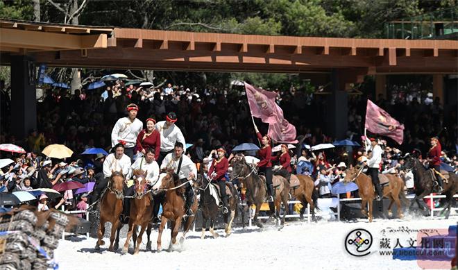 四川康定：2026年“四月八”跑马山转山会盛大启幕6.jpg