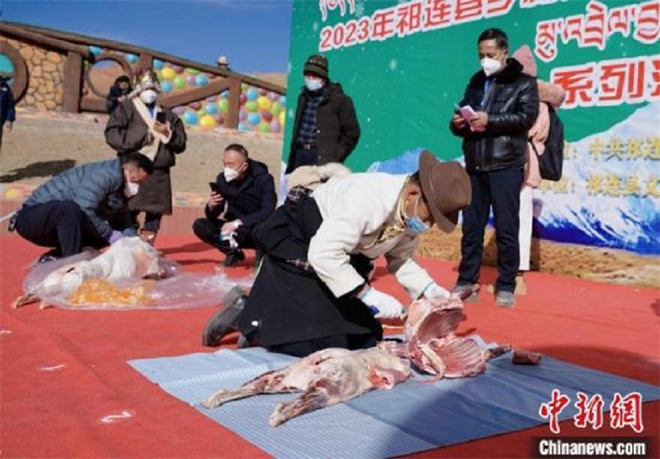 青海祁连“冰雪焰火·冬肉奶茶”美食节正式启动3.jpg