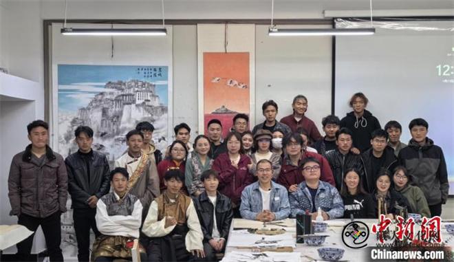 西藏大学与南京艺术学院《国画写意》同步课堂结课2.jpg