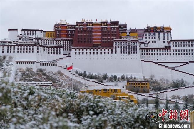 西藏布达拉宫景区暂停对外开放1.jpg
