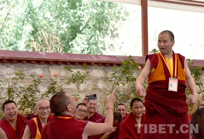 西藏考点31名考僧参加中国藏语系高级佛学院“拓然巴”高级学衔班招考4.jpg
