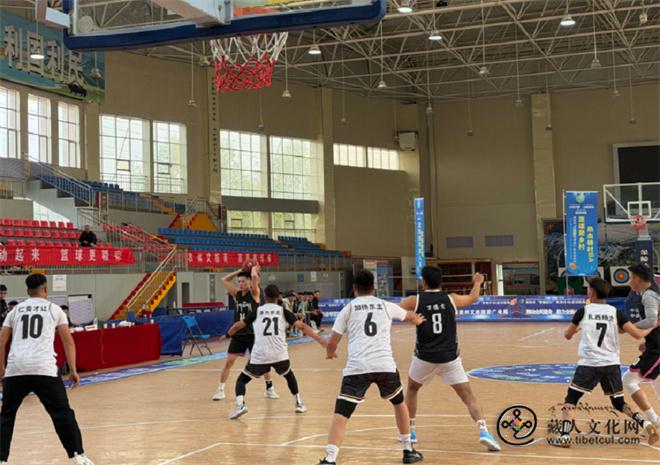 青海省海南州首届“青海湖杯”村BA开赛1.jpg