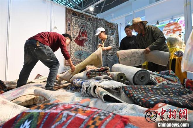 第二届拉萨进口商品展圆满闭幕 销售额达1.36亿元1.jpg