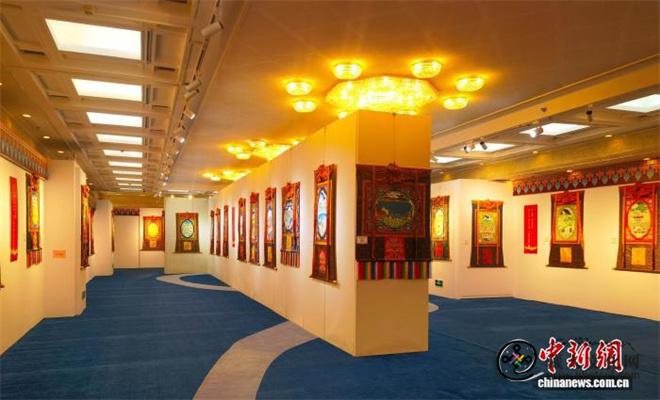 “唐卡新韵谱华章 雪域同心共辉煌”在京启幕2.jpg